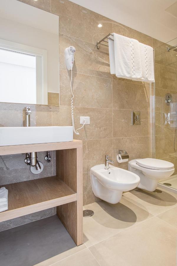 Lux Caracciolo Bed & Breakfast Наполи Екстериор снимка