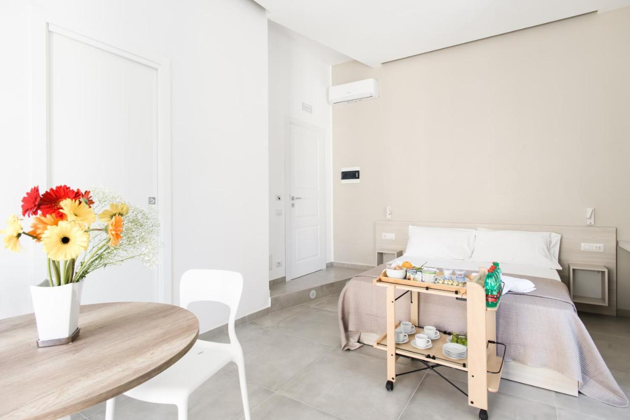Lux Caracciolo Bed & Breakfast Наполи Екстериор снимка